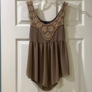 Women’s Small Taupe Top